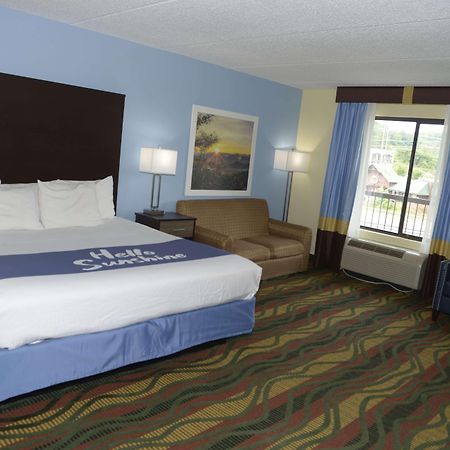 Days Inn By Wyndham Kodak/Sevierville Intrstate Smokeymntns Екстериор снимка