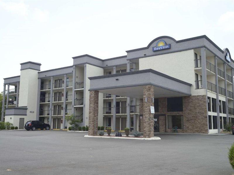 Days Inn By Wyndham Kodak/Sevierville Intrstate Smokeymntns Екстериор снимка