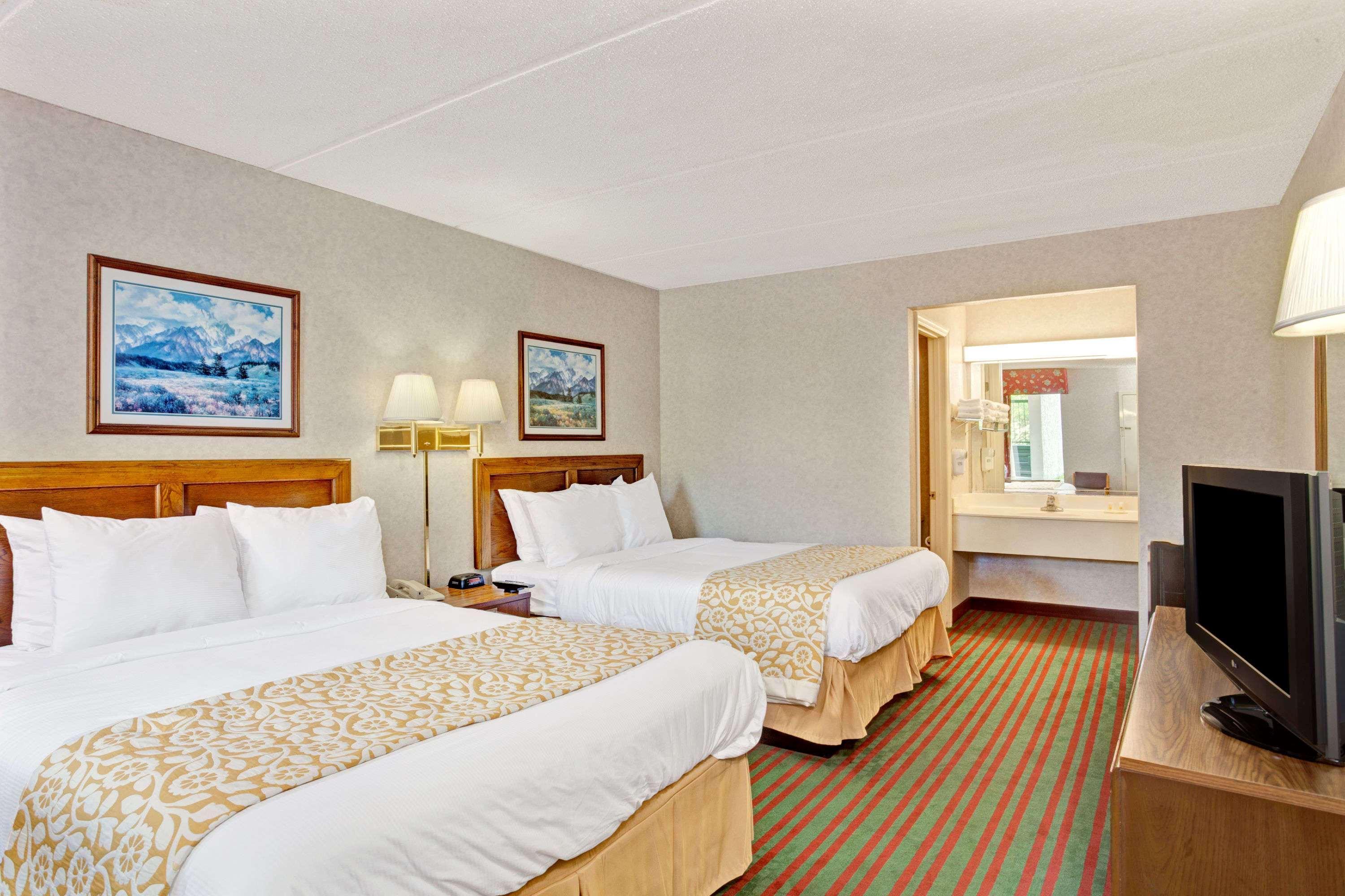 Days Inn By Wyndham Kodak/Sevierville Intrstate Smokeymntns Екстериор снимка