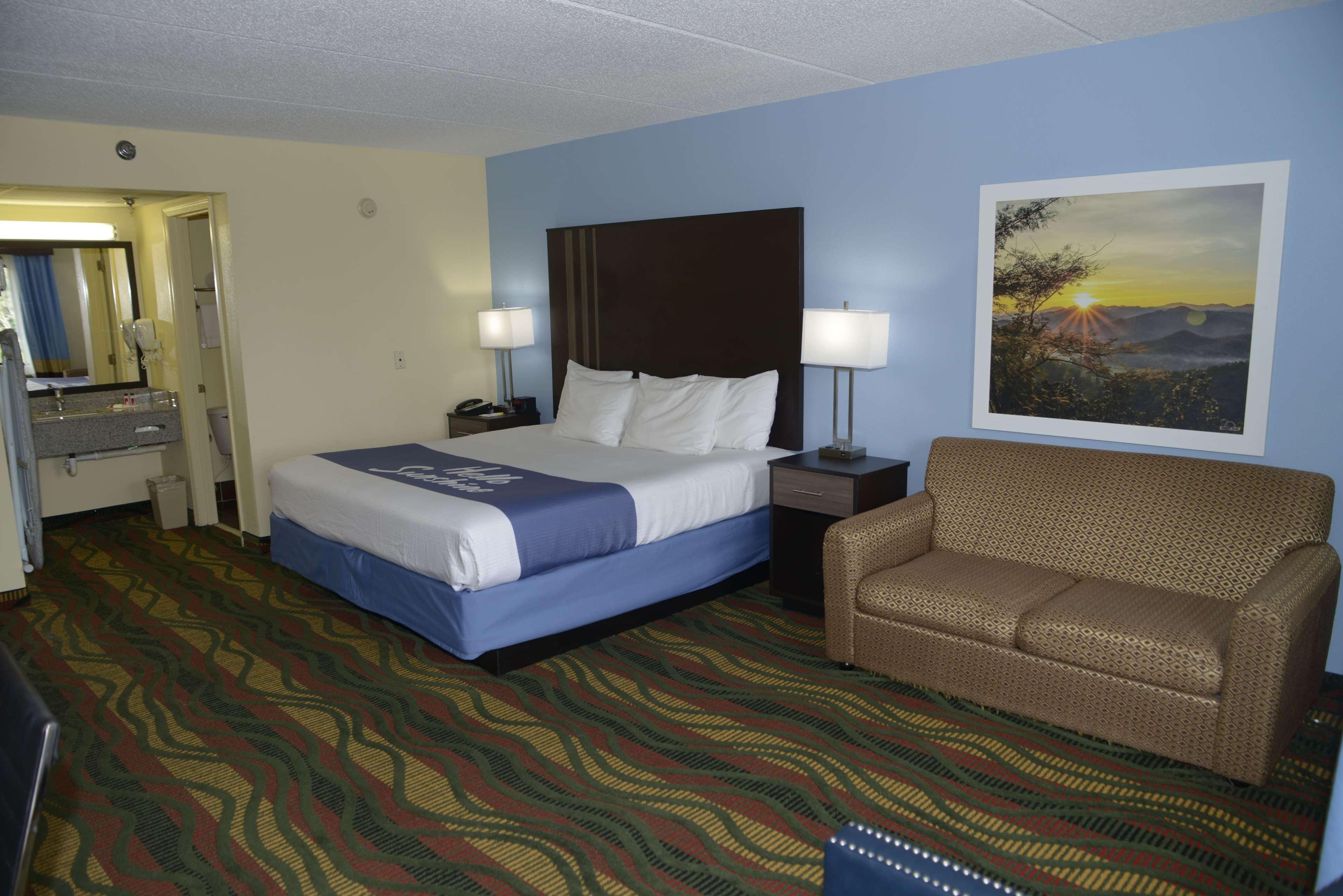 Days Inn By Wyndham Kodak/Sevierville Intrstate Smokeymntns Екстериор снимка